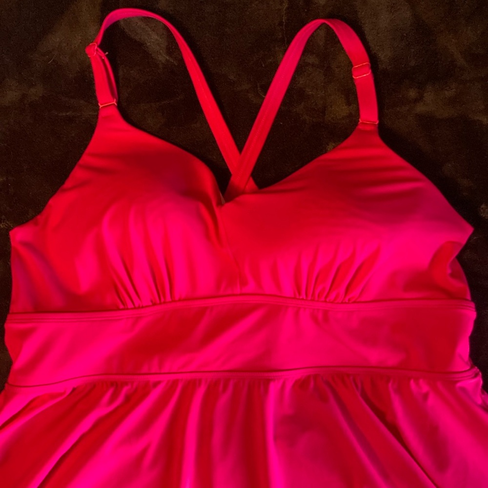 Torrid hot pink swimsuit top